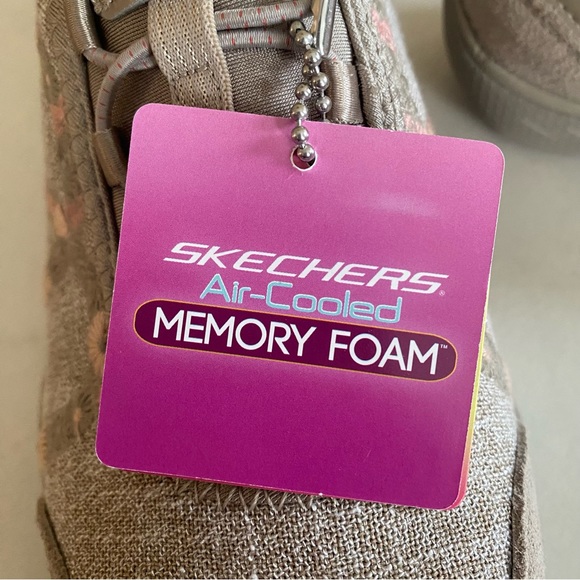 NWT - Women’s Skechers Relaxed Fit - Garden Joy - Picture 8 of 9